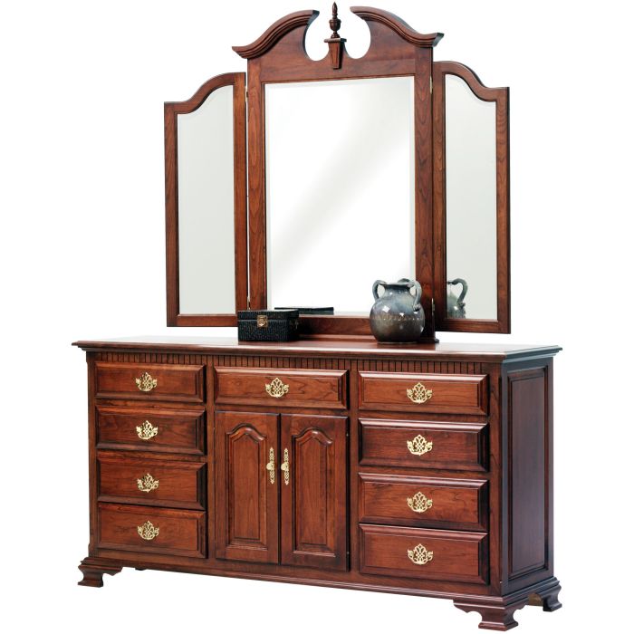Victoria's Tradition Dresser (Version B)